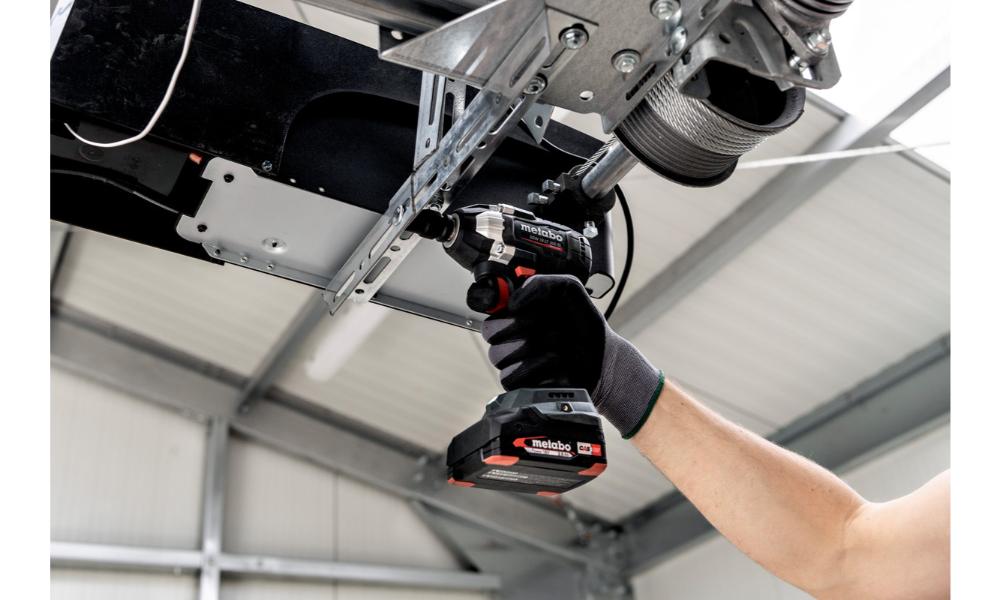 Metabo 18V Cordless 300Nm Impact Wrench - Bare Tool - Image 3