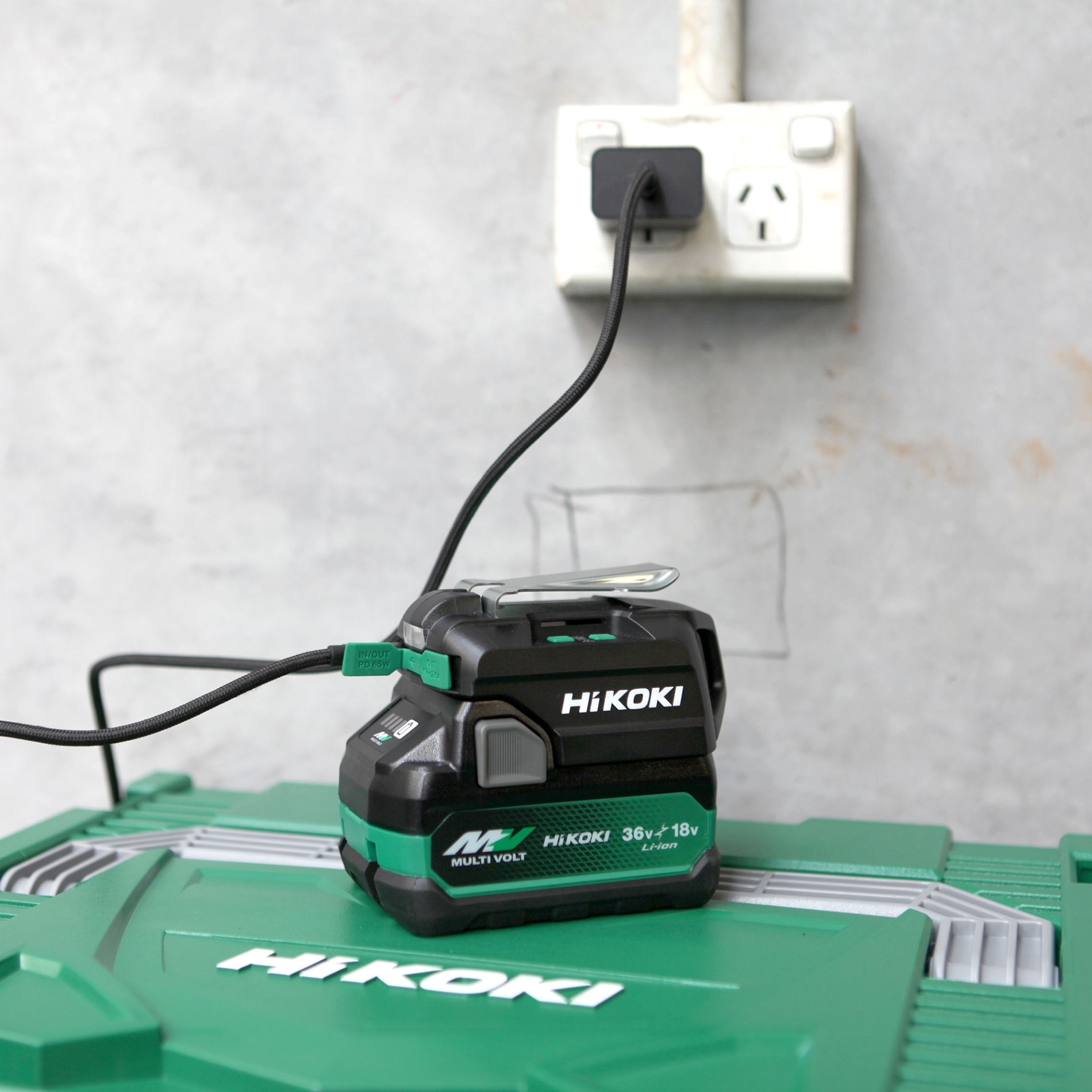 HiKOKI Portable USB Power Charger - Image 3