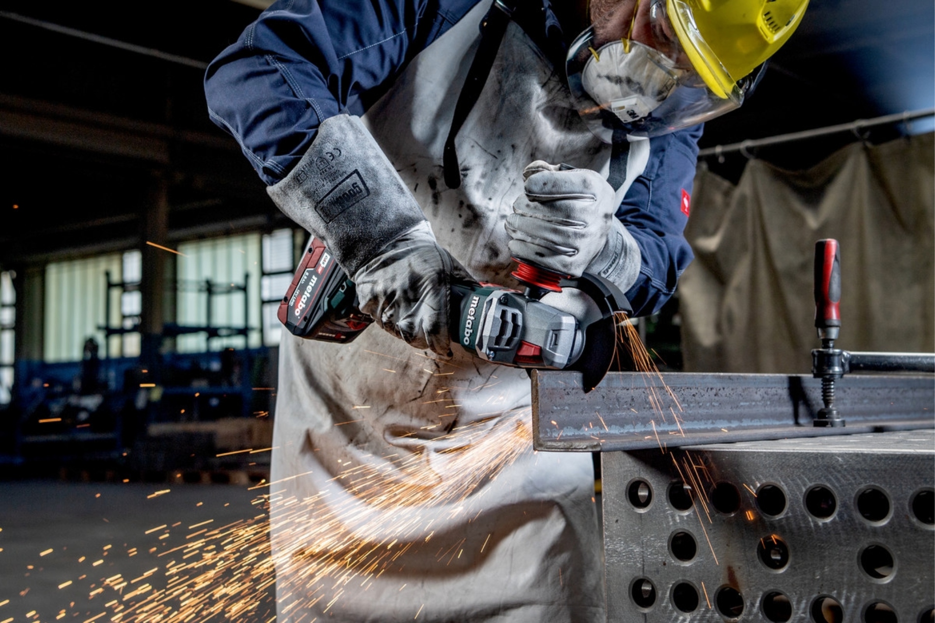 Metabo 18V Cordless 125mm Angle Grinder - Bare Tool - Image 3